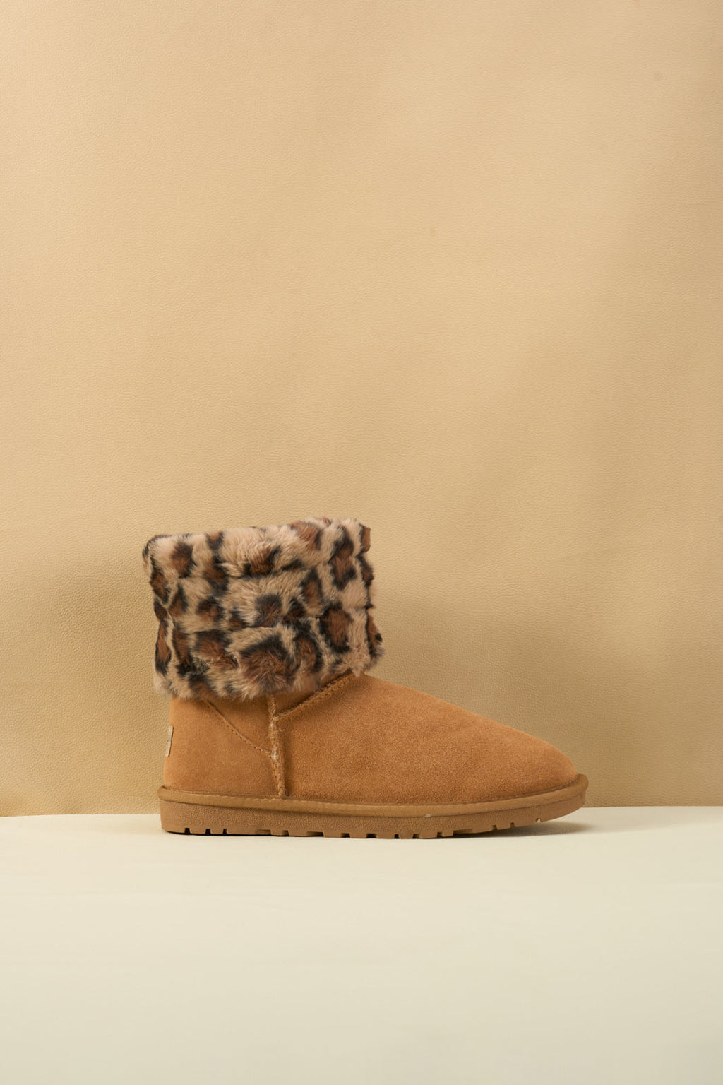 UGG Adelene Sherpa Woolen Boots - Chestnut