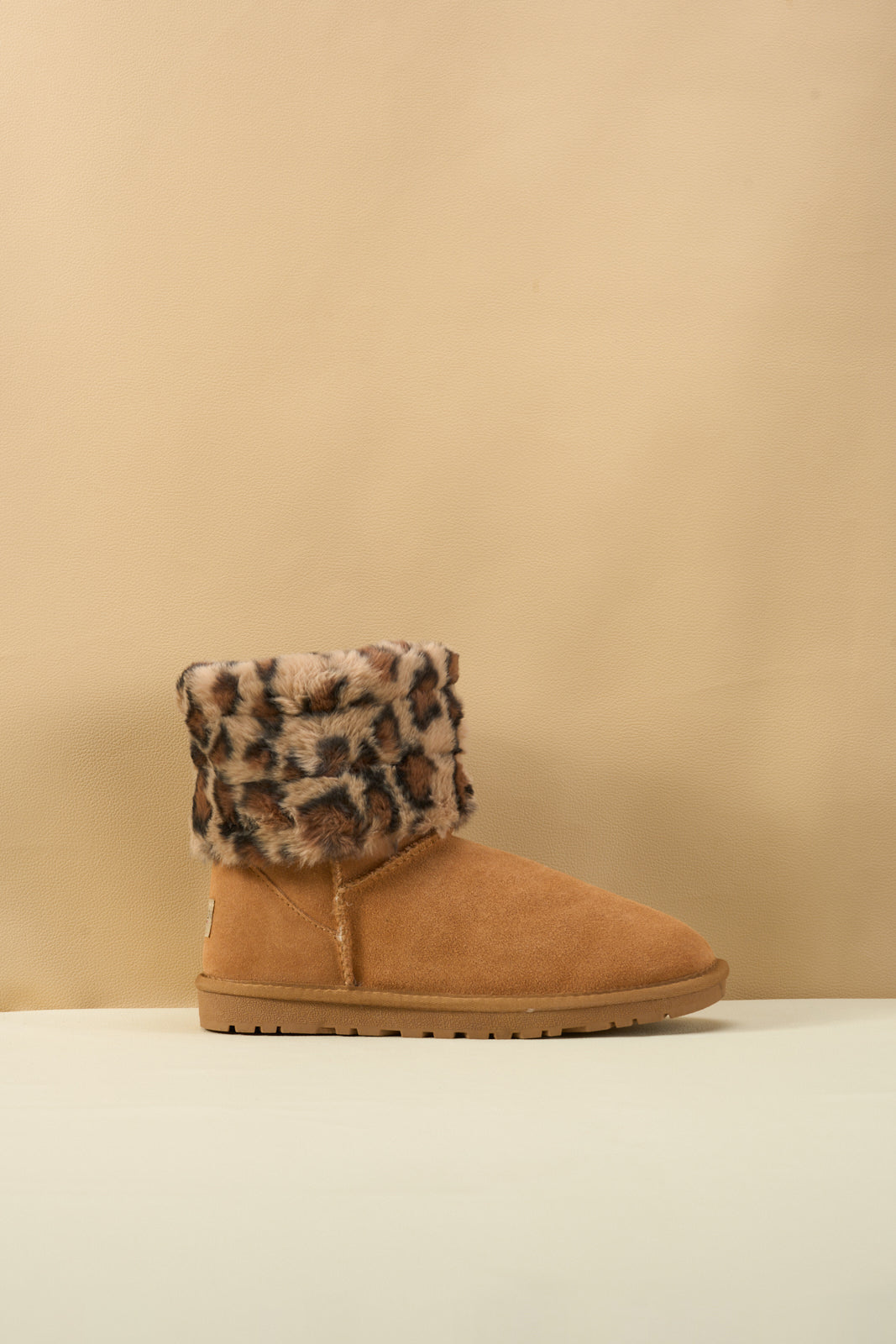 UGG Adelene Sherpa Woolen Boots - Chestnut