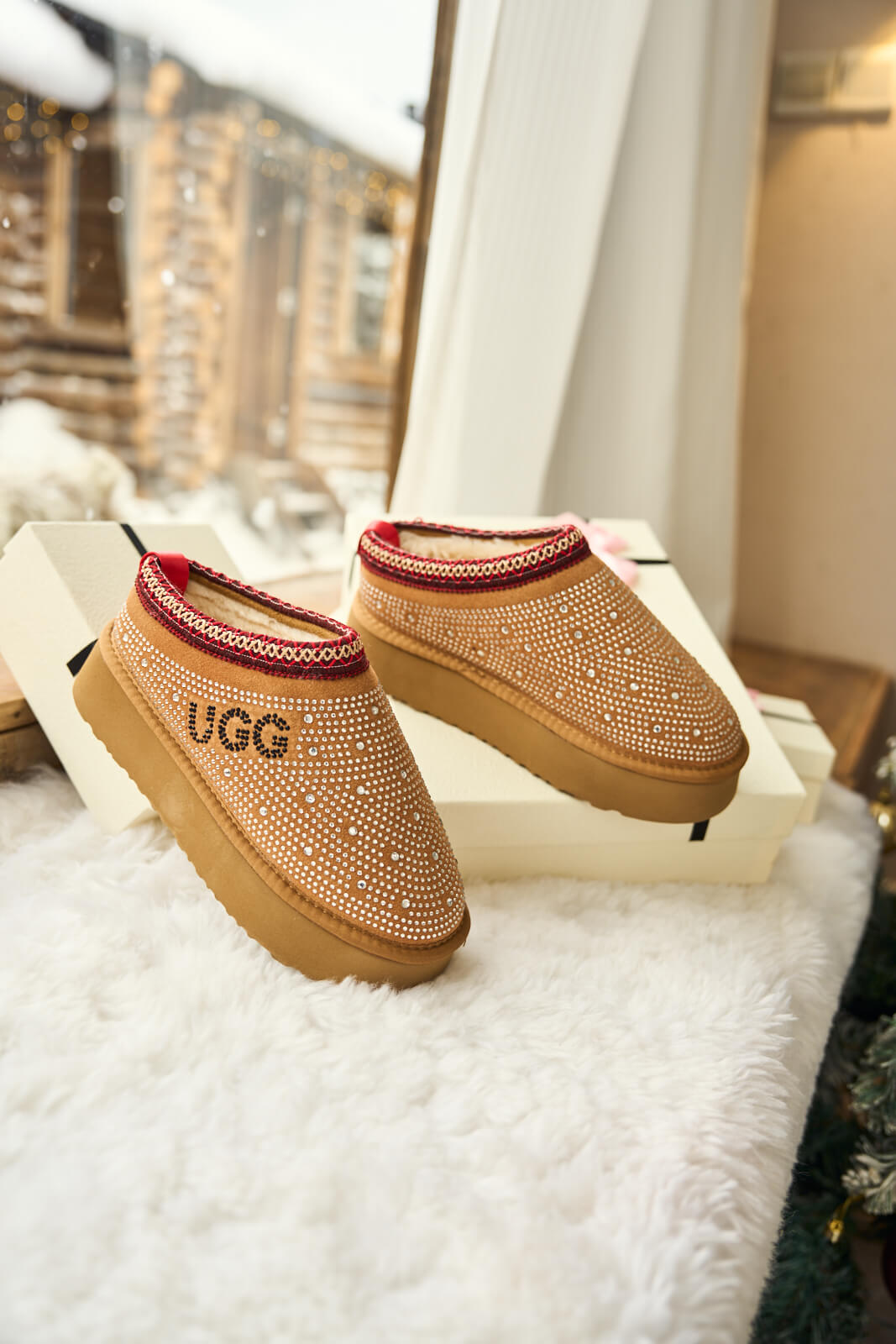 UGG Tassie Swifty Diamond Platform Boot - Chestnut