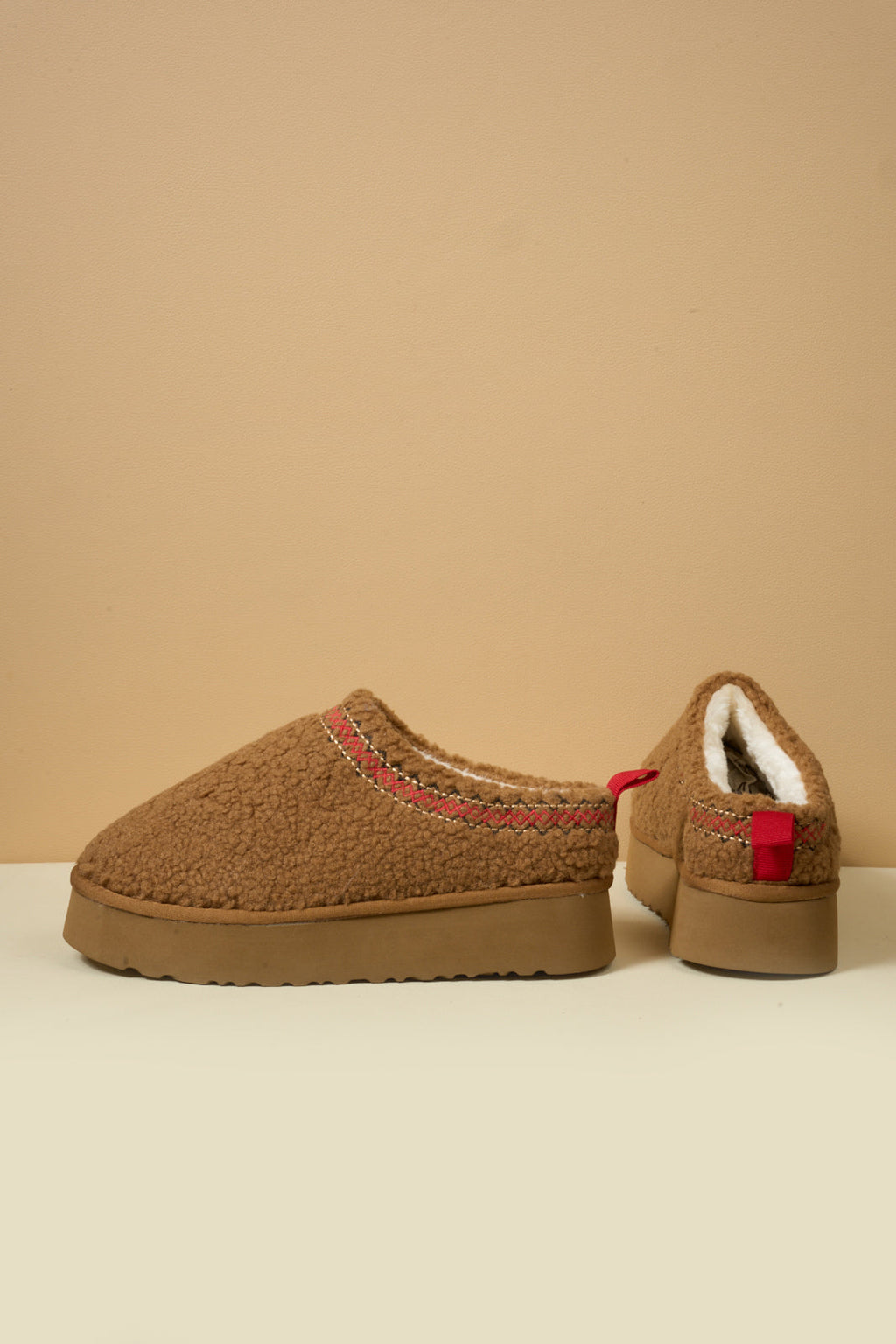 UGG Shepherd Tasman Platform Bootie - Chestnut