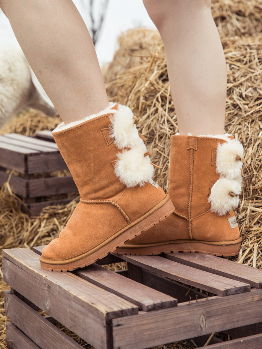 UGG Back Woollen Bow Suede Boots - Chestnut