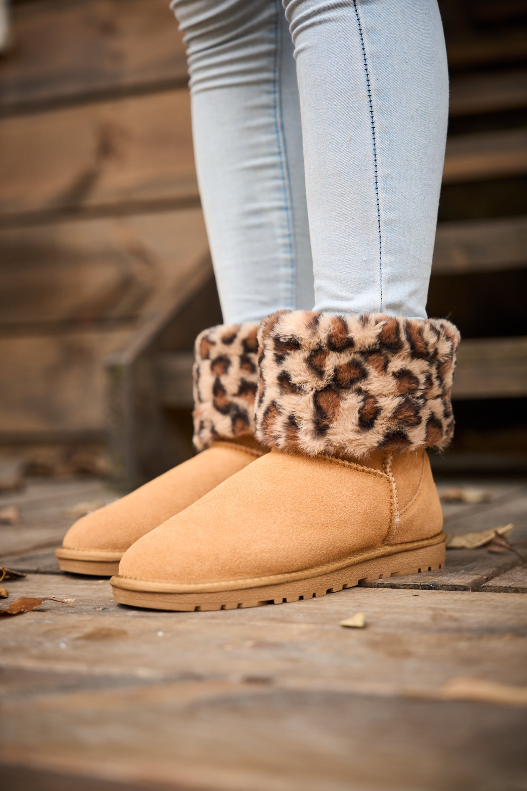 UGG Adelene Sherpa Woolen Boots - Chestnut