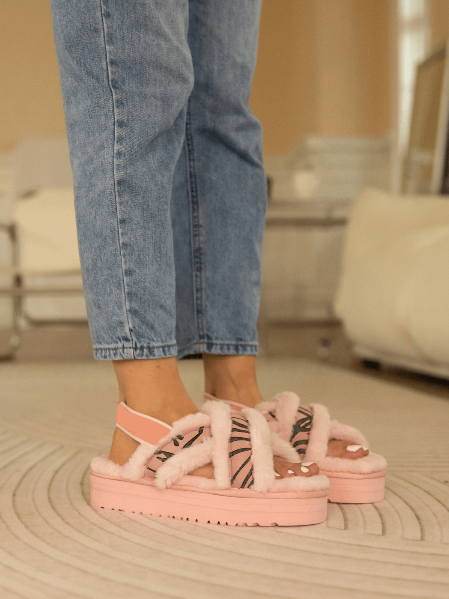 UGG Roar Wool-Lined Criss-Cross Strap Slipper - Pink