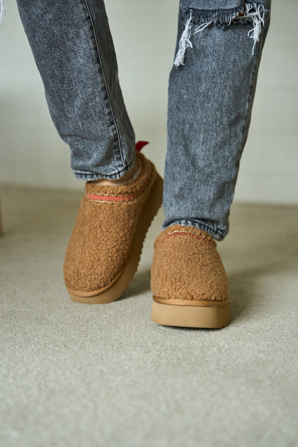 UGG Shepherd Tasman Platform Bootie - Chestnut