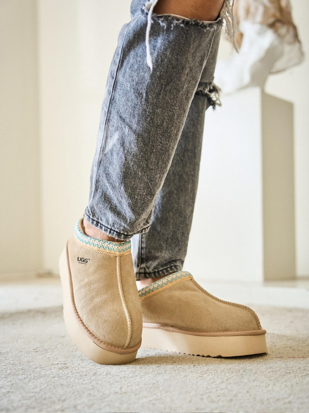 UGG Tazzy Mini Platform Low Ankle Slippers - Neutral