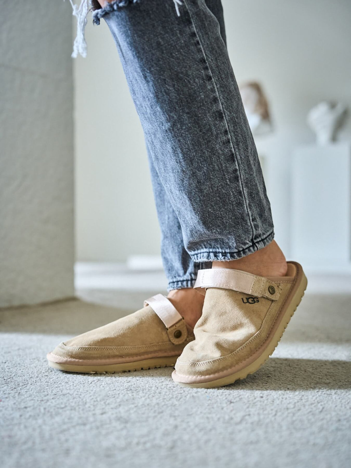 UGG Lyla Suede Slingback Scuff Slipper - Sand