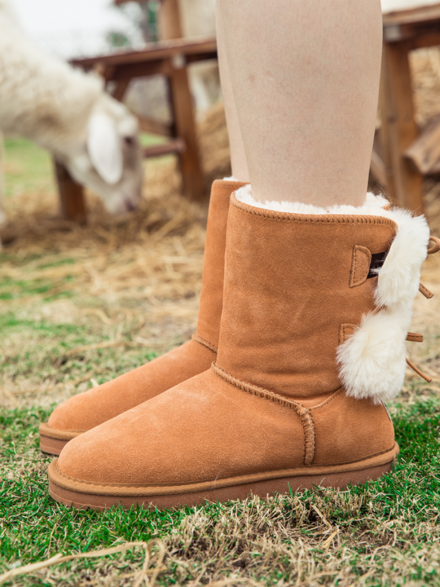 UGG Back Woollen Bow Suede Boots - Chestnut