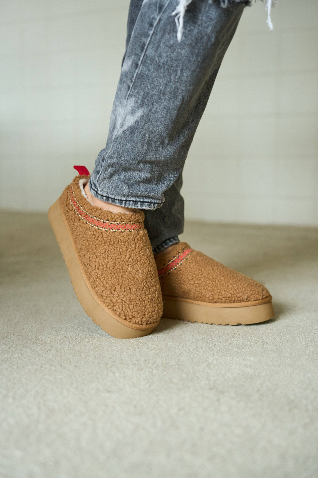 UGG Shepherd Tasman Platform Bootie - Chestnut