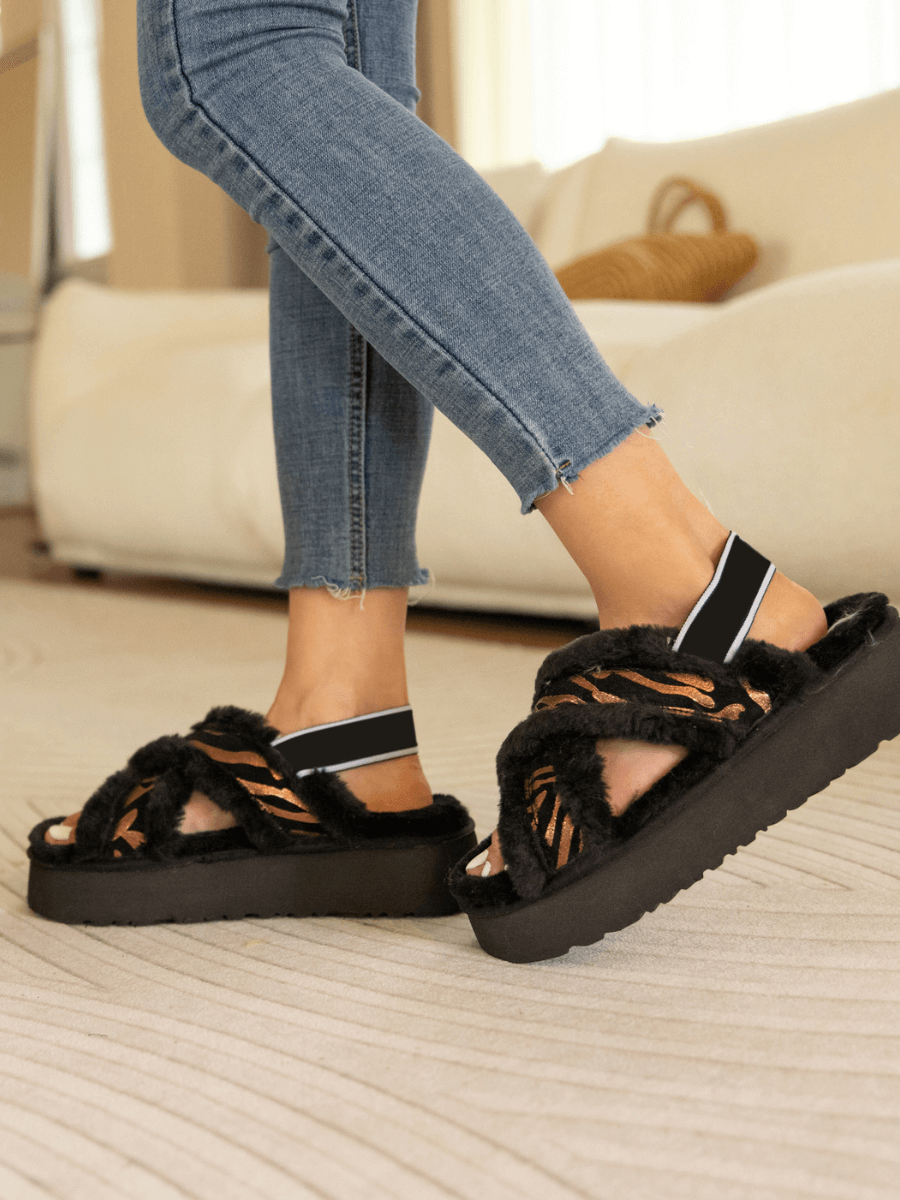 UGG Roar Wool-Lined Criss-Cross Strap Slipper - Black