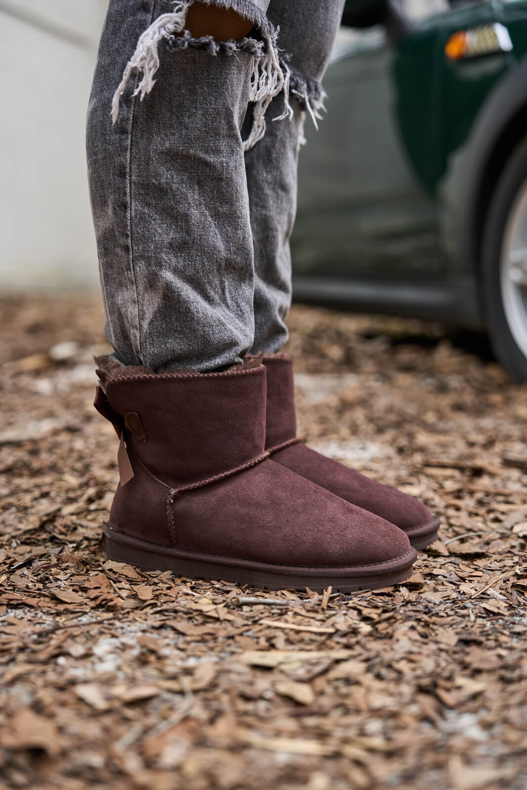 UGG Bailey Bow UGG Mini Boots - Chocolate