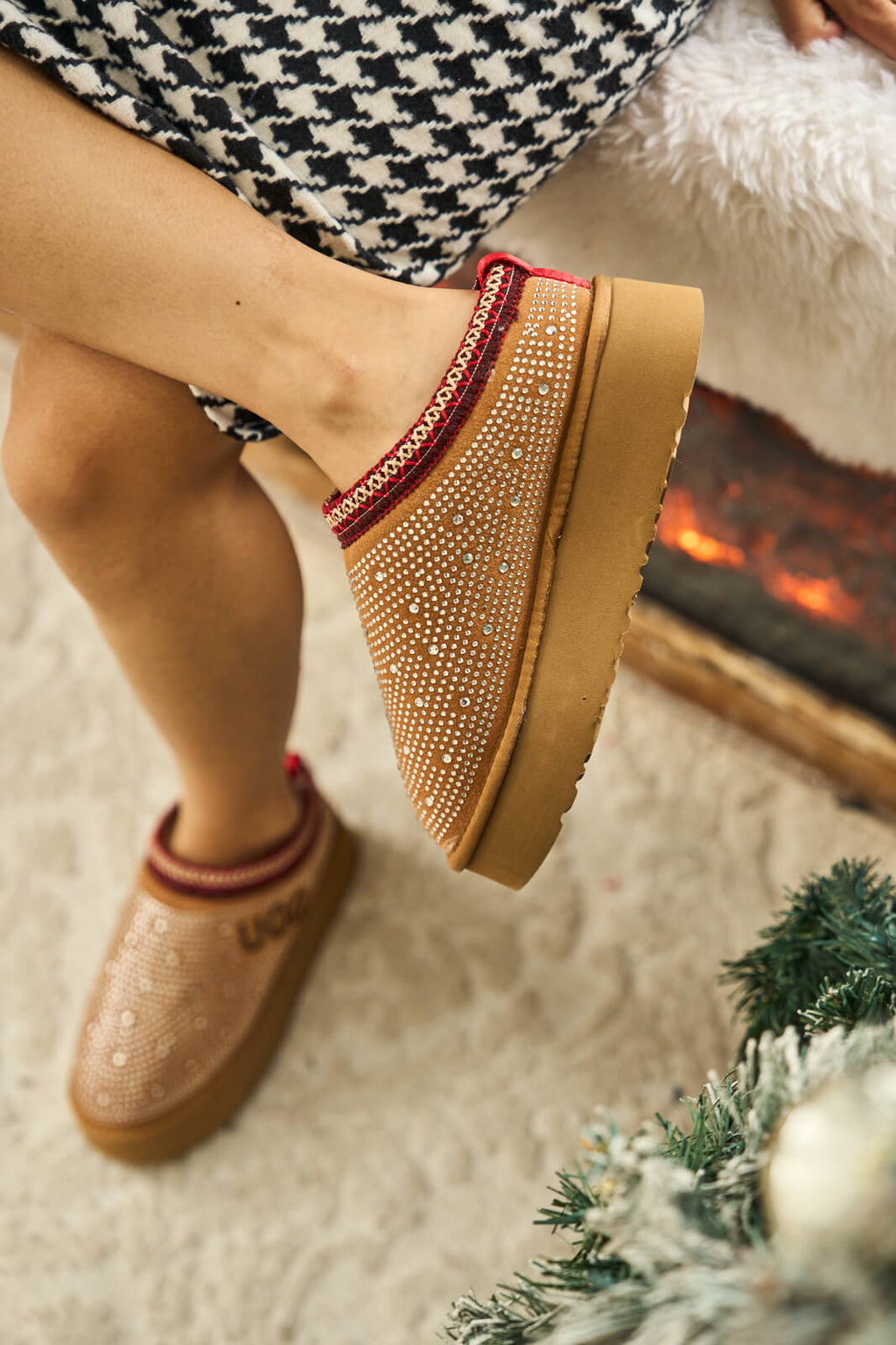 UGG Tassie Swifty Diamond Platform Boot - Chestnut