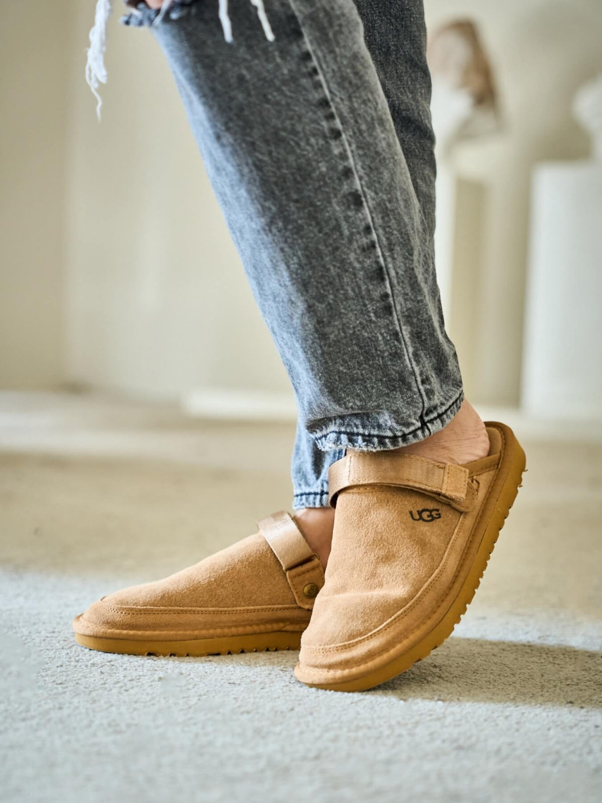 UGG Lyla Suede Slingback Scuff Slipper - Chestnut
