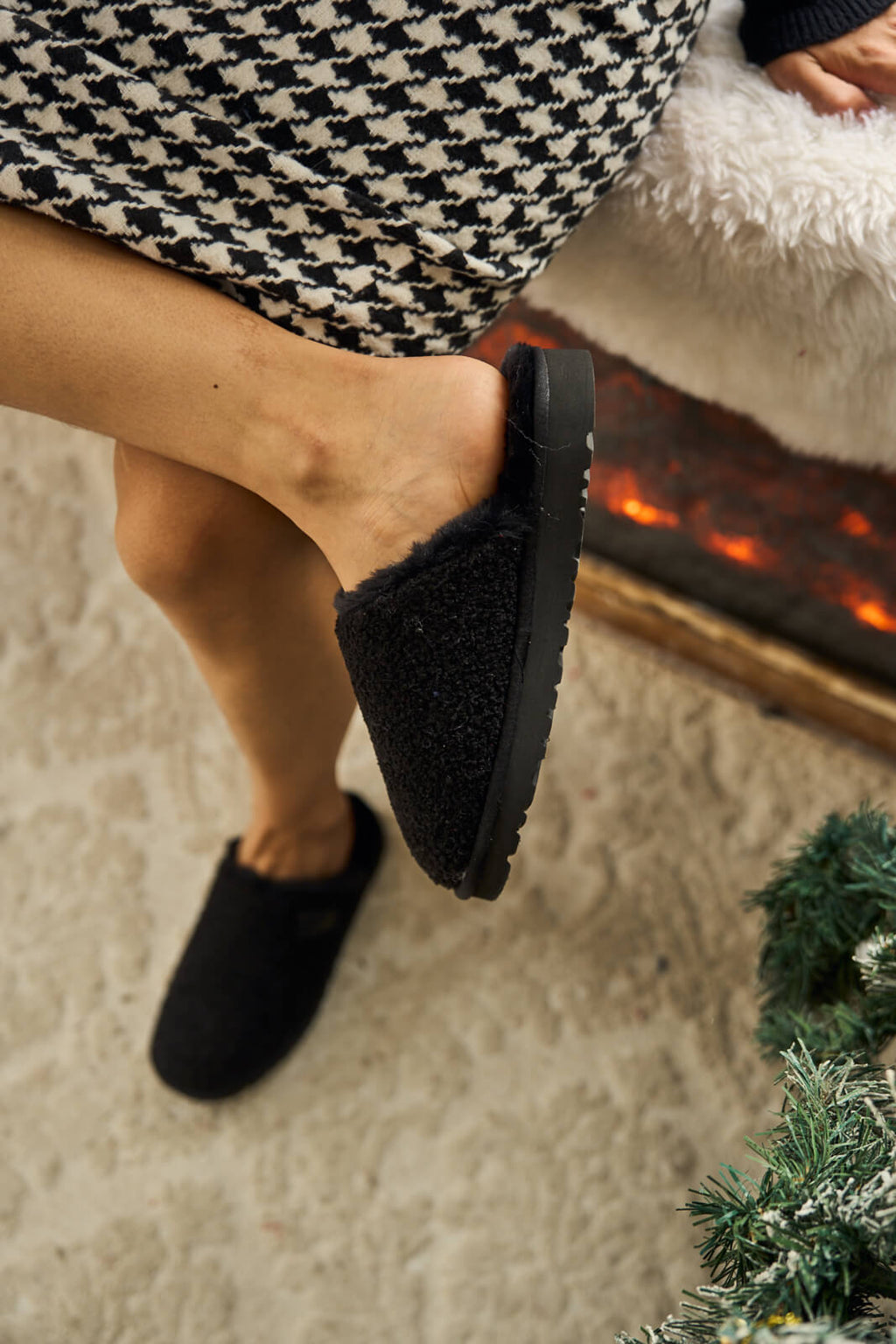 UGG Languorous Shepherd Blend Wool Slipper - Black