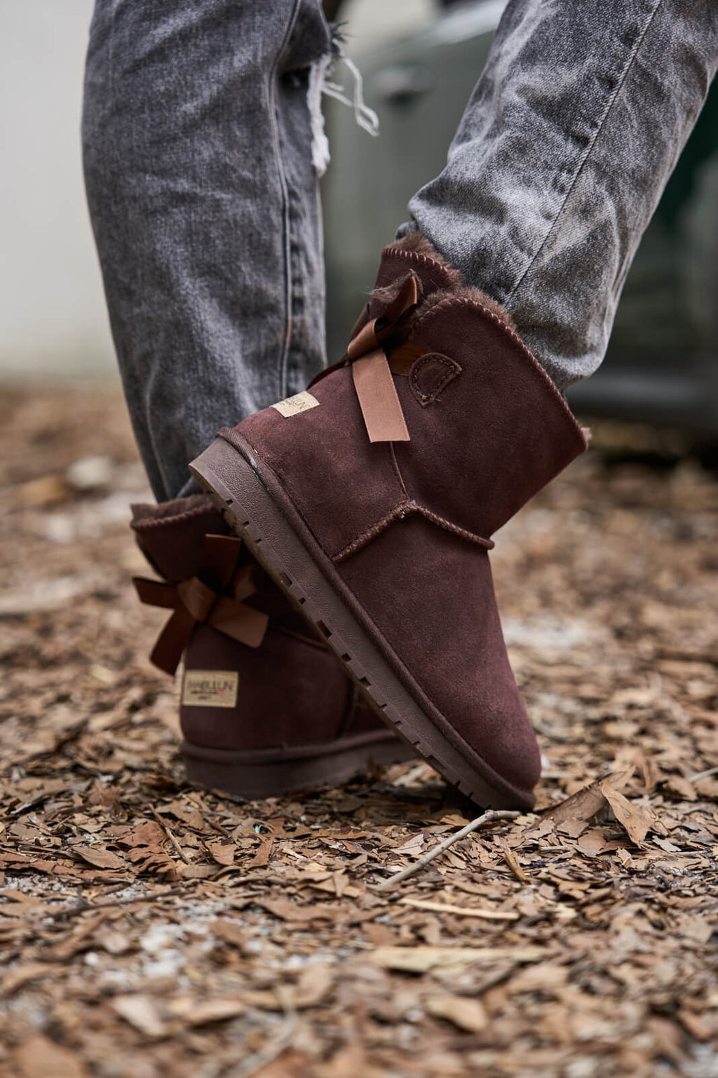 UGG Bailey Bow UGG Mini Boots - Chocolate