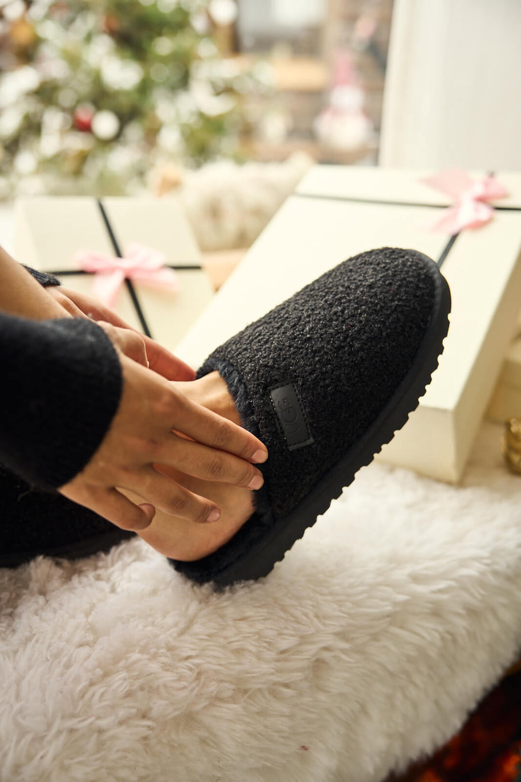 UGG Languorous Shepherd Blend Wool Slipper - Black