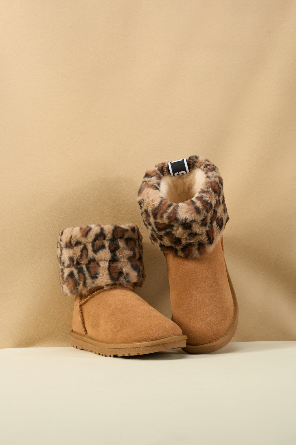 UGG Adelene Sherpa Woolen Boots - Chestnut