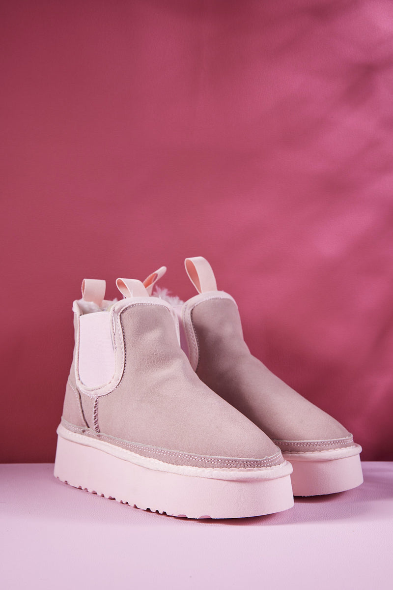 UGG Chelsea On The Land Suede Shearling Boots - Pink