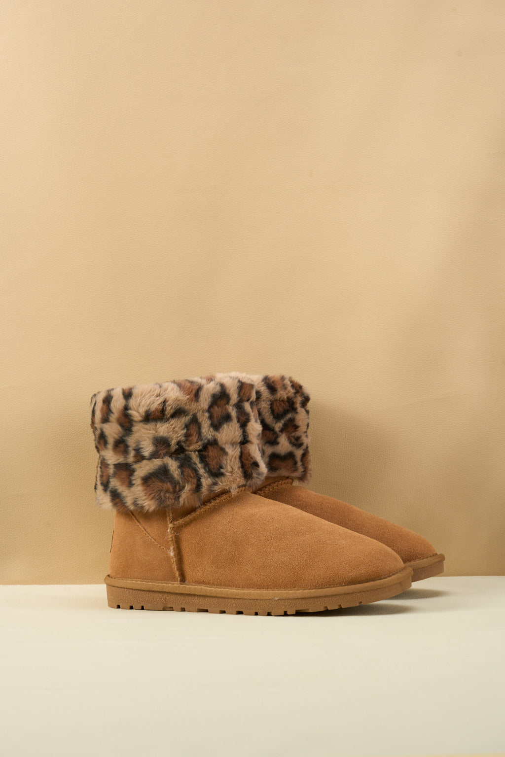UGG Adelene Sherpa Woolen Boots - Chestnut