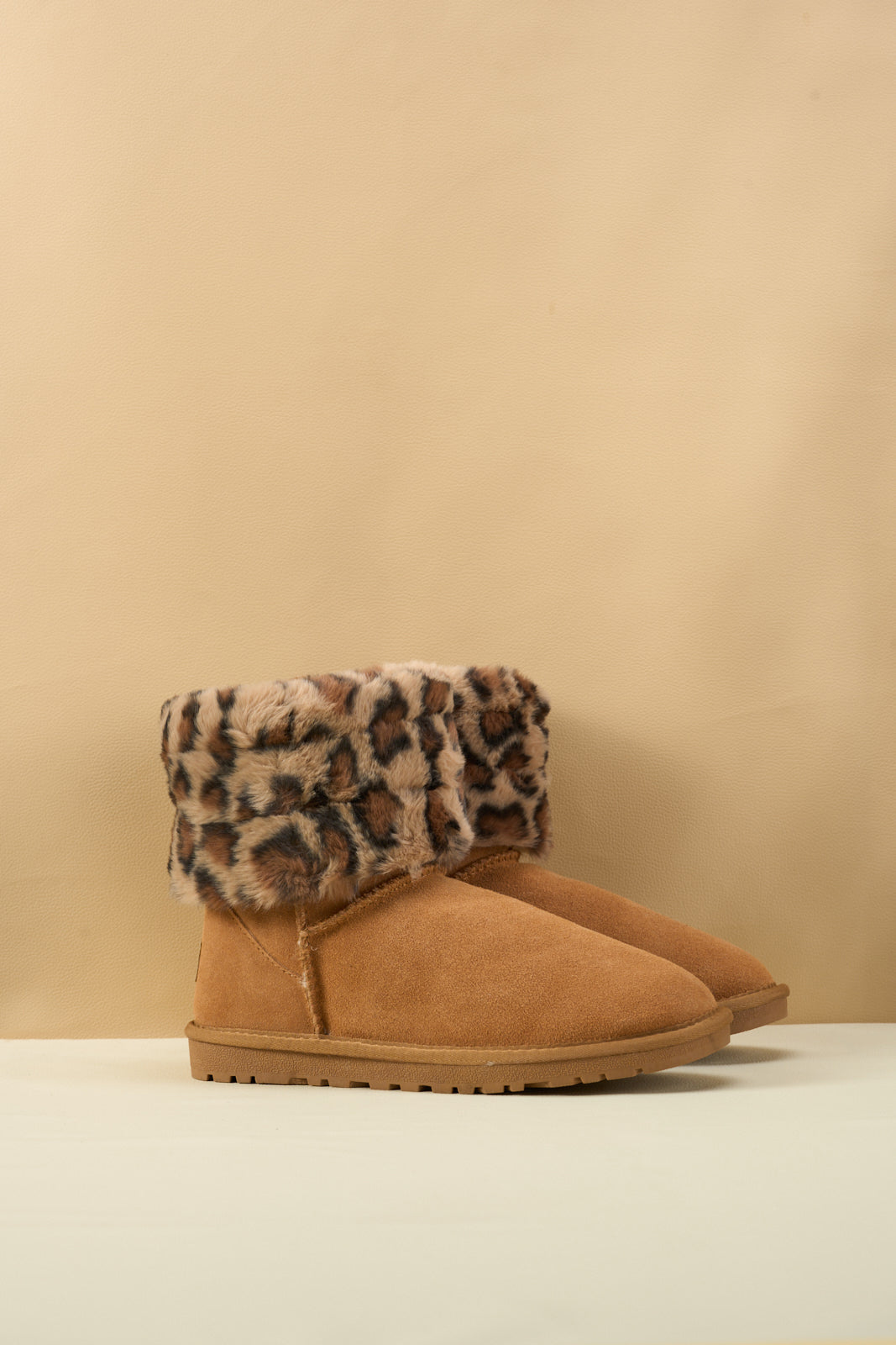 UGG Adelene Sherpa Woolen Boots - Chestnut
