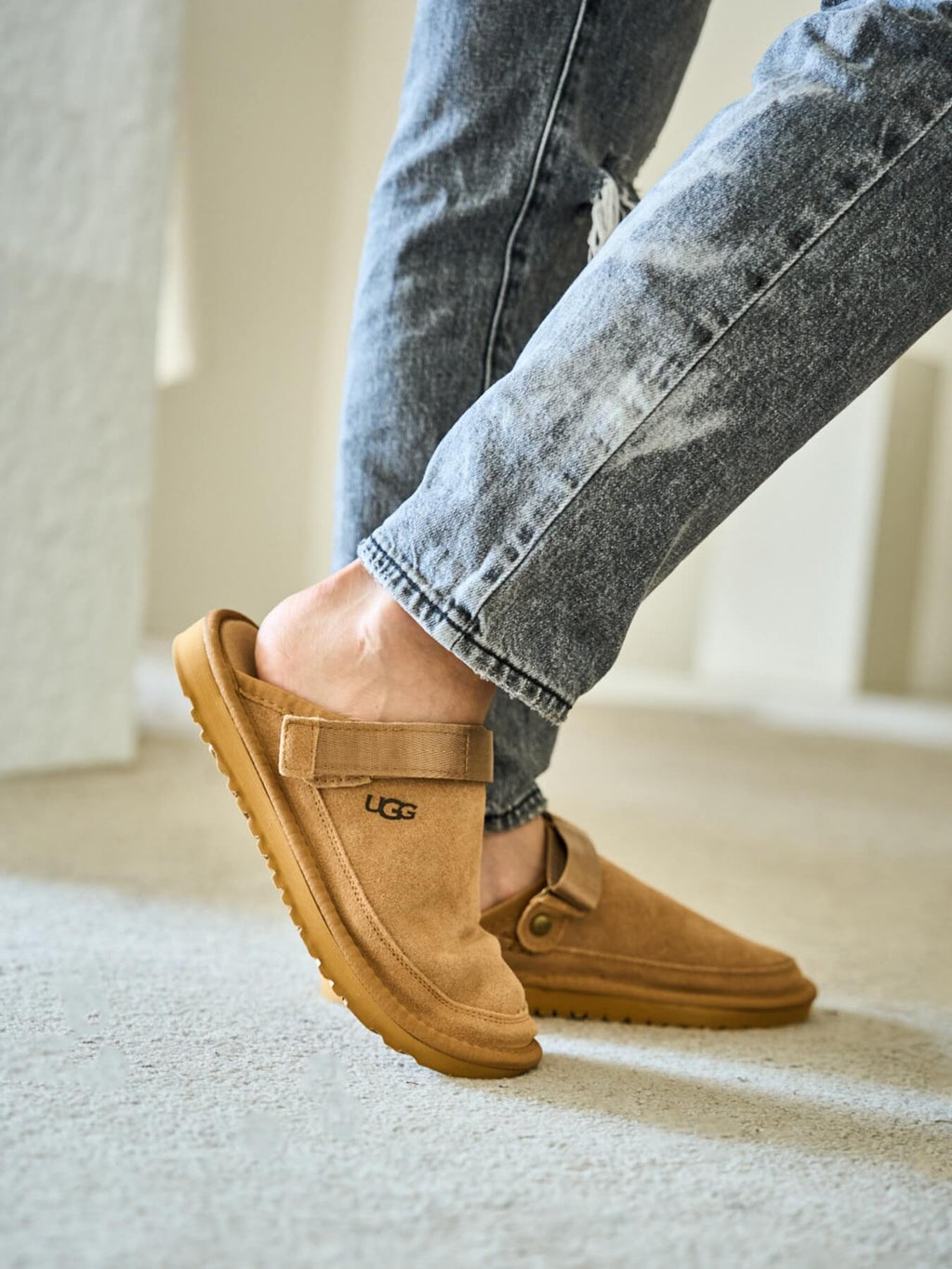 UGG Lyla Suede Slingback Scuff Slipper - Chestnut
