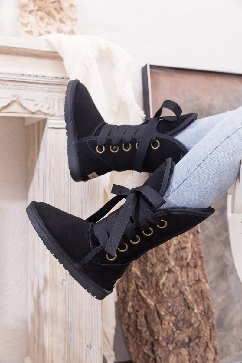 UGG Ribbon Lace-Up Faux Fur-lined Suede Boot - Black