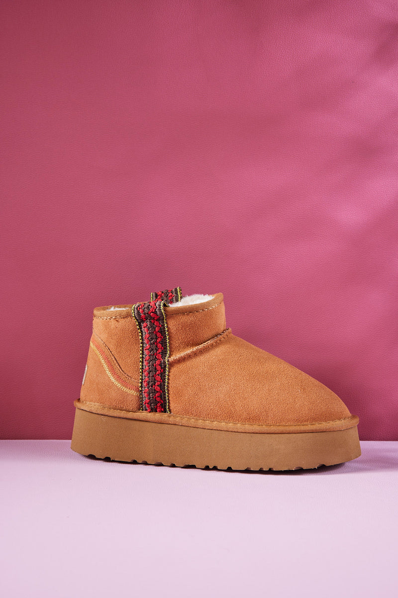 UGG Tazz Platform Low Ankle Boot - Chestnut