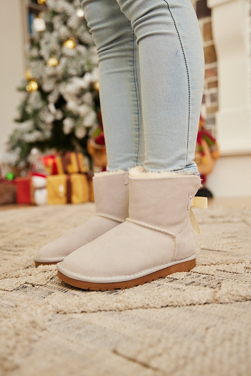 UGG Bailey Bow UGG Mini Boots - Cream