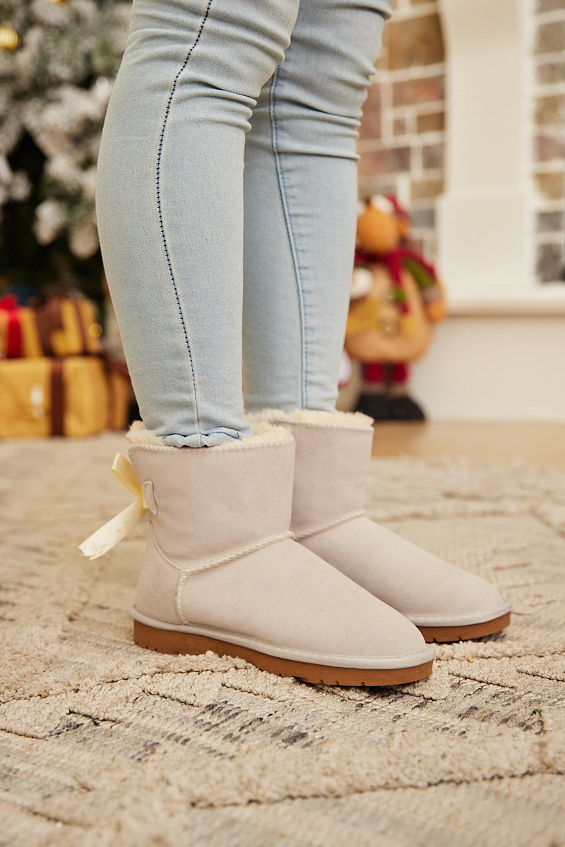 UGG Bailey Bow UGG Mini Boots - Cream