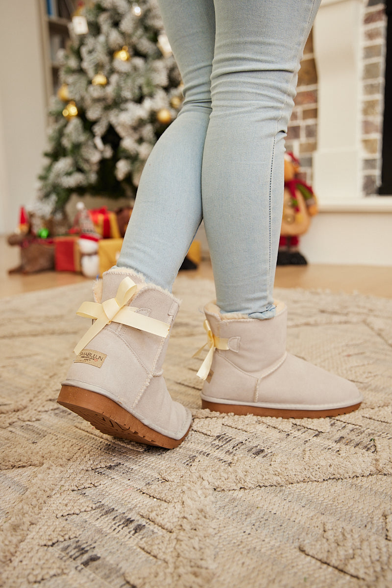 UGG Bailey Bow UGG Mini Boots - Cream
