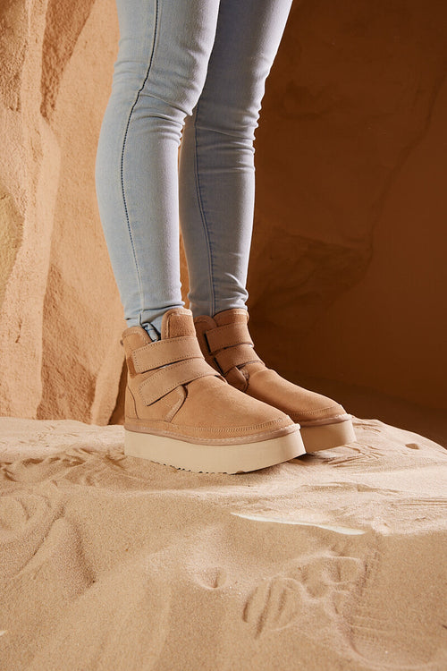 UGG Arlene Suede Platform Boots - Sand